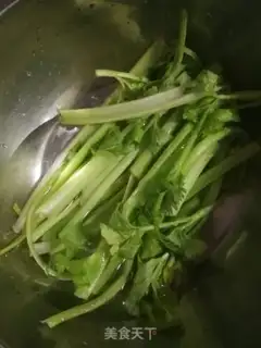 Make Celery fried meat step 0