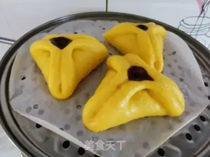 Make Pumpkin red sugar triangle step 11