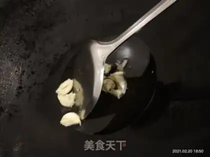 Make Garlic potatoes step 4