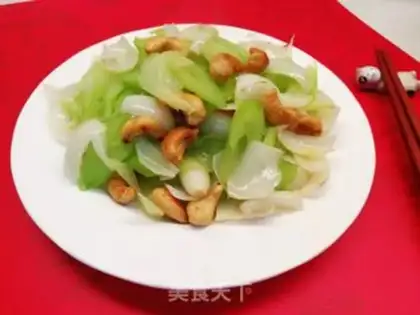Make Celery lilies for cashew nuts step 6