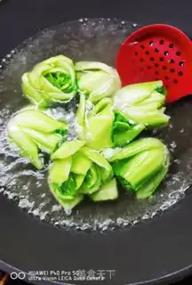 Make The mushrooms and roses step 7