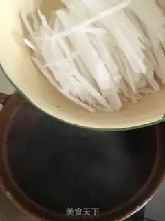 Make Fish-skinned eggs for radish step 2