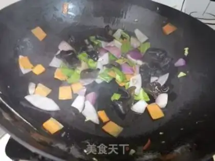Make Eggs and wooden onions step 5