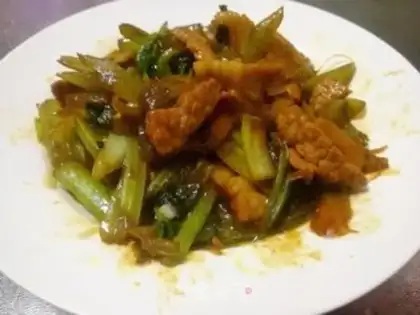 Make Celery fried meat step 11