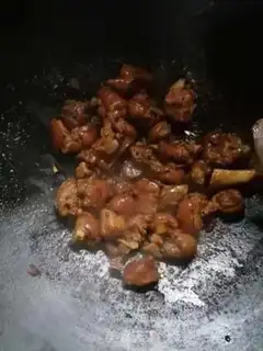 Make Red burning pig hoof step 7
