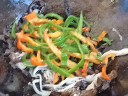 Make Black-mucked gill mushrooms and chili step 7