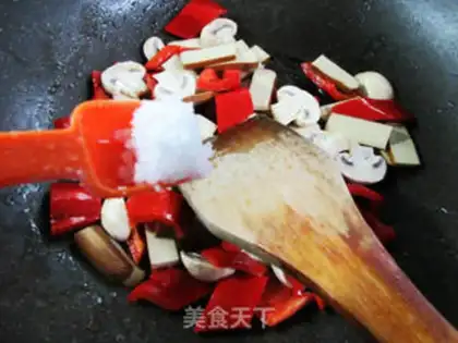 Make Paprika mushroom fried eggs dry step 6