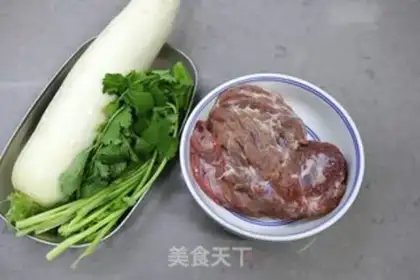 Make radish meatball soup step 0
