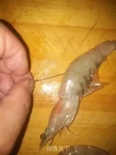 Make Spicy pan shrimp step 2