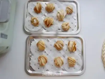 Make Sesame sauce rolls step 11
