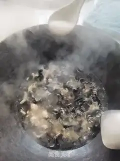 Make Pork-wire soup step 3