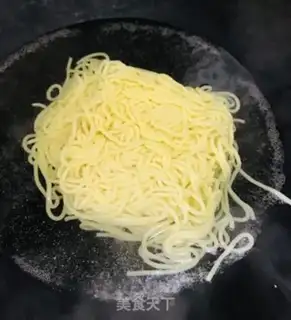 Make Chicken-car noodles step 1