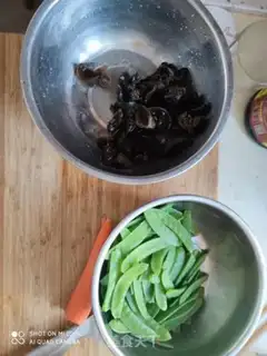 Make Dutch beans and wood step 0