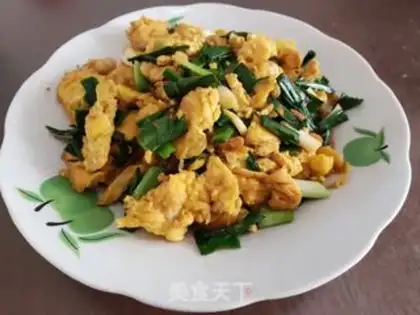 Make Garlic fried goose eggs step 4