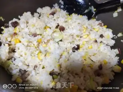 Make Corn sausage fried rice step 3