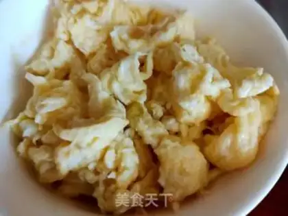 Make Sausage eggs and onions step 2
