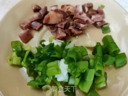 Make Sausage eggs and onions step 3