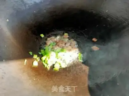 Make Sausage eggs and onions step 5