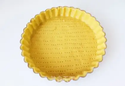 Make Sweet sour strawberry pie step 6