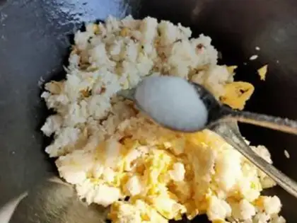 Make Sausage eggs and onions step 8