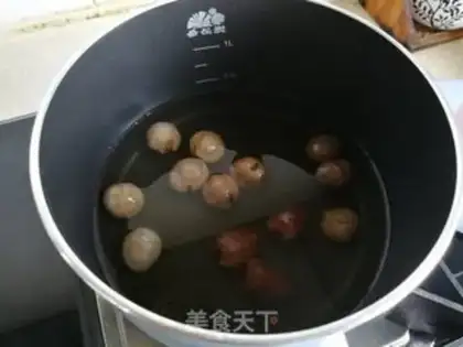 Make Cinnamon gin soup step 1