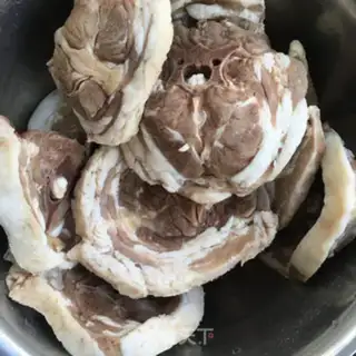 Make Red wine and lamb leg step 0