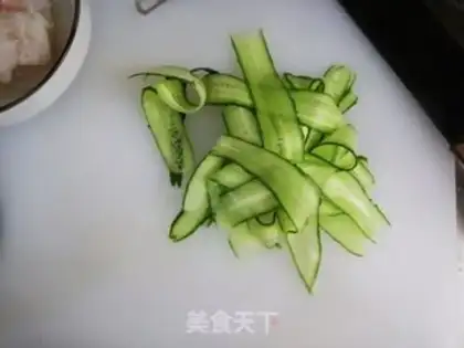 Make Steam fish cucumber rolls step 3