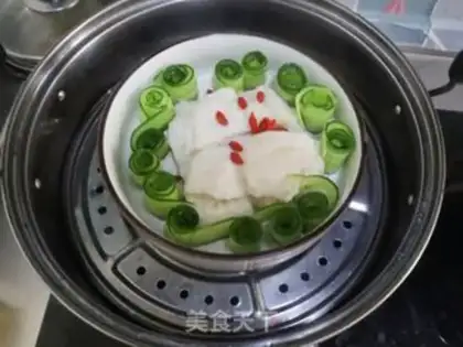 Make Steam fish cucumber rolls step 5
