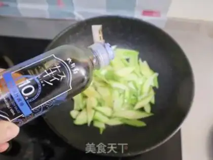 Make Clean up the pickles step 4