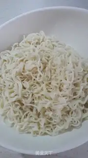 Make Onion egg noodles step 3