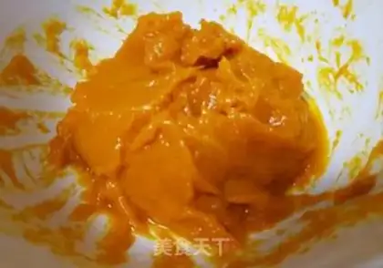 Make Double-coloured pumpkin buns step 0