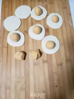 Make Double-coloured pumpkin buns step 7