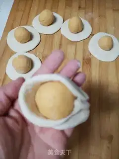 Make Double-coloured pumpkin buns step 9
