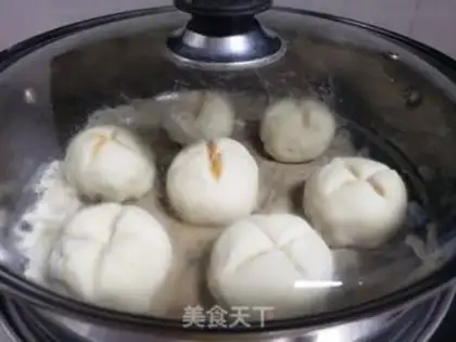 Make Double-coloured pumpkin buns step 12