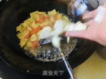 Make Spicy pot potato chips step 2
