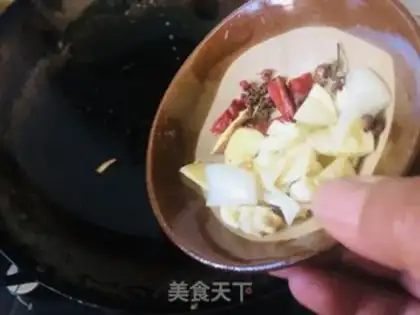 Make Spicy pot potato chips step 4