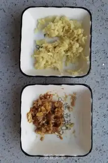 Make Garlic fan dolls step 4