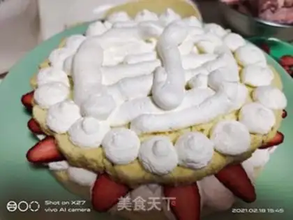 Make Strawberry naked cake step 5