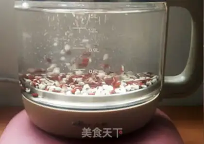 Make Wet rice cranberry tea step 1