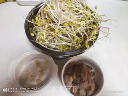 Make Soccer bean sprouts step 0