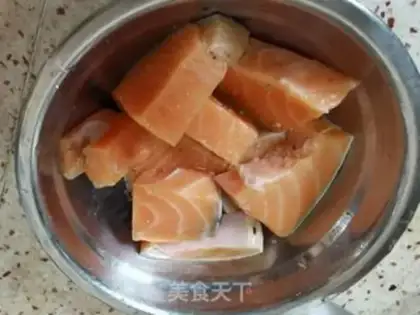 Make Fried salmon step 1