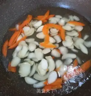 Make Dutch carrots for lilies step 1