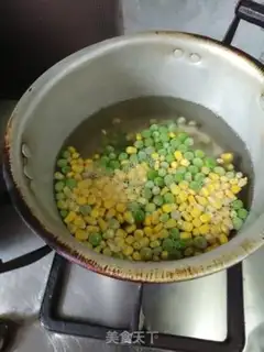 Make Corn-cracked chicken step 1