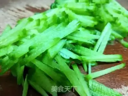 Make Roz-shrimp-skinned noodles step 0