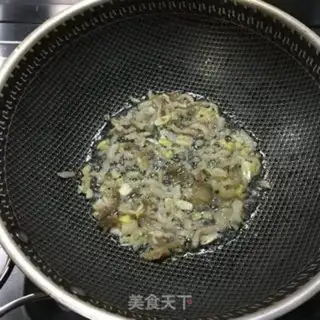 Make Two mushrooms of fried meat step 2