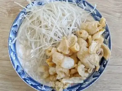 Make Soybeans sprouts of pork-skin powder step 2