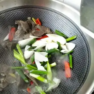 Make "Spring onions fried sheep