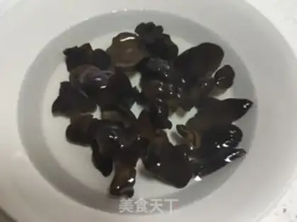 Make Blackwood onion fried eggs step 0
