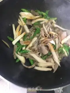 Make Pyre apricot mushrooms fried pig belly step 3