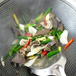 Make "Spring onions fried sheep